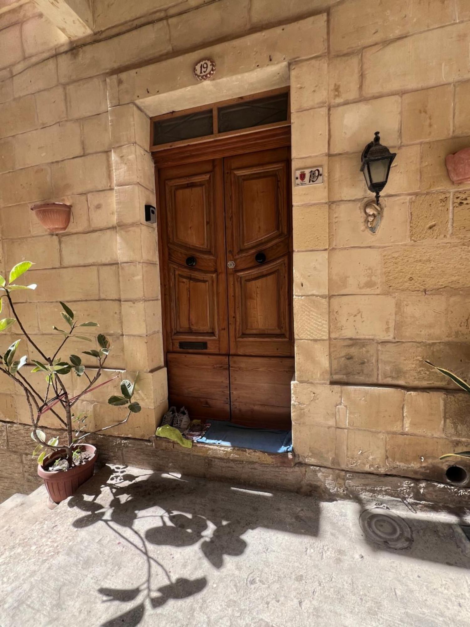 Three Apartment Birgu Exterior photo