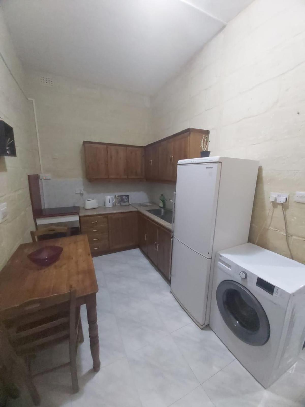 Three Apartment Birgu Exterior photo